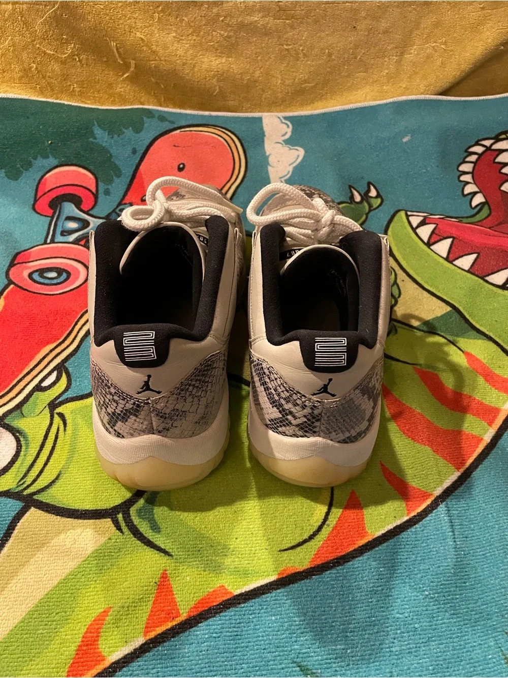 Jordan 11 low IE Snake Skin